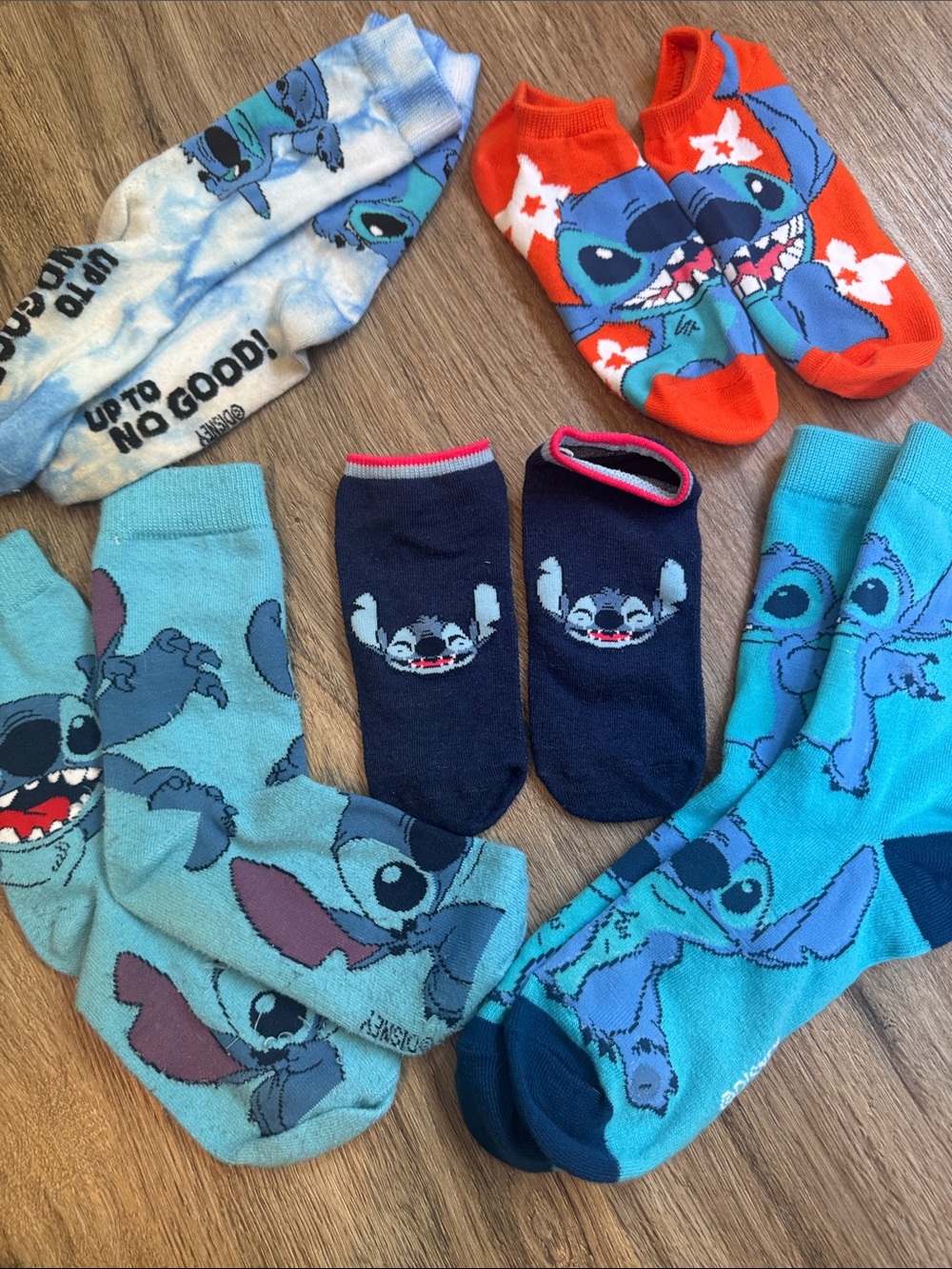 Disney Adorable and Unique Stitch Set of 5 Socks—Athletic and Ankle
